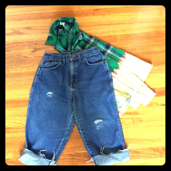 *SOLD*High Rise Cropped Chic - Picture 2 of 5